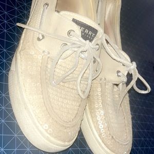 White Sperrys. S8